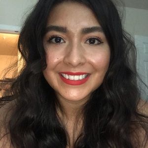 Meet your Posher, Kenia